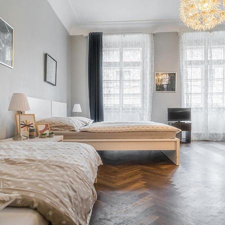 Bright Studio Close To Charles Bridge And Prague Castle Lägenhet Exteriör bild