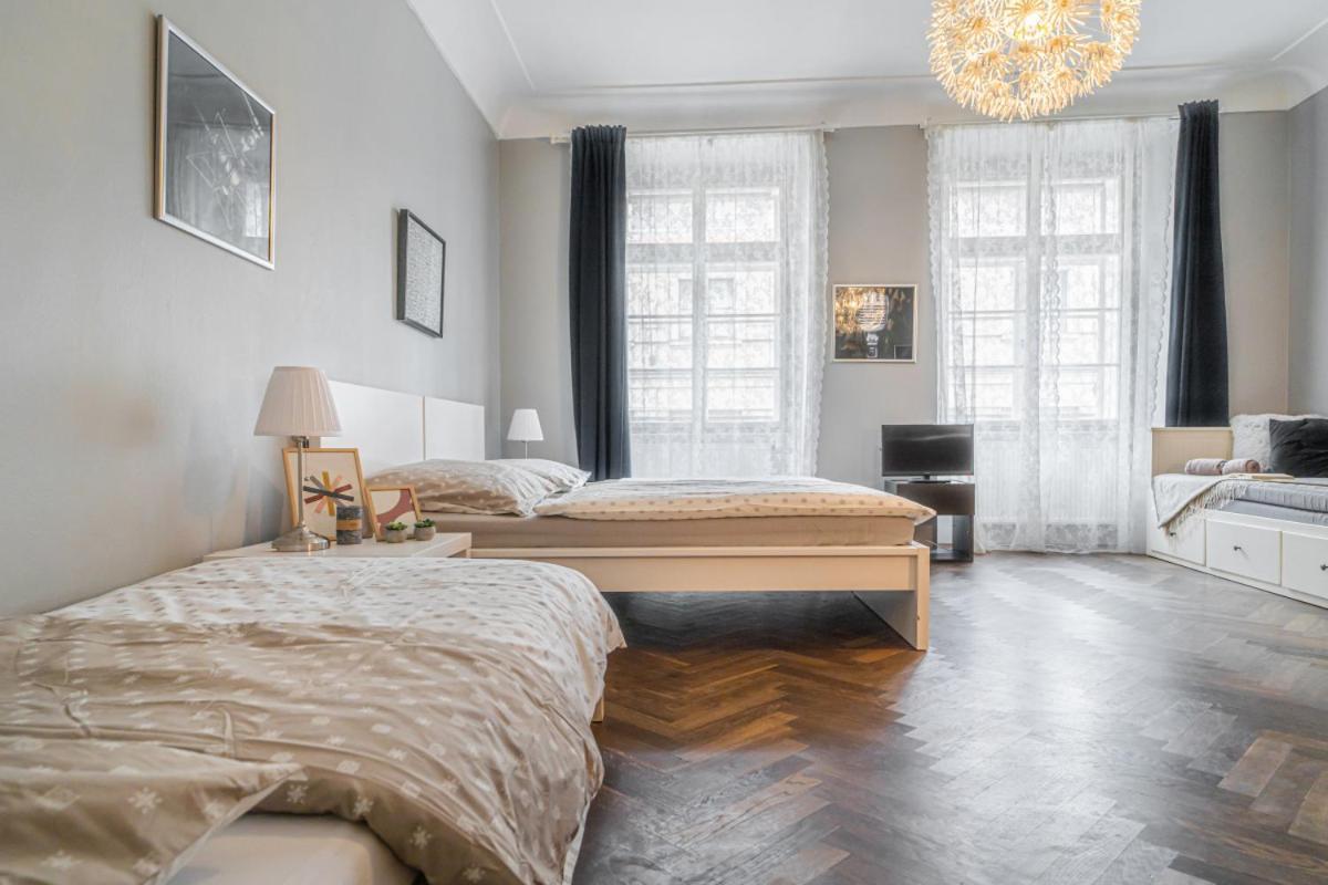 Bright Studio Close To Charles Bridge And Prague Castle Lägenhet Exteriör bild